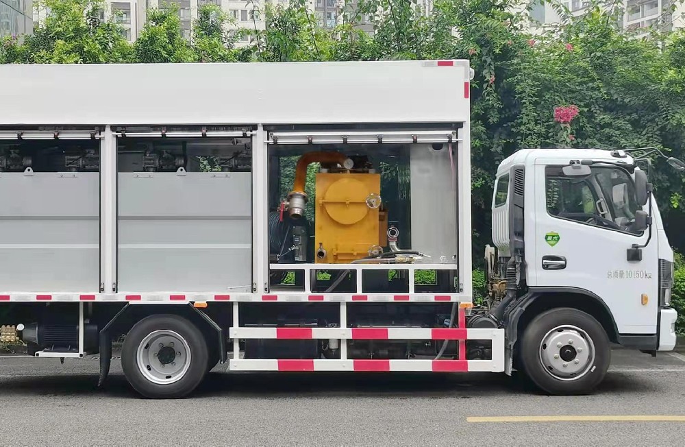 GHW5100TWJDF吸污凈化車